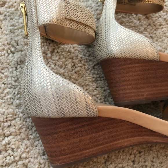 ❌✋🏻 UGGs Wedge Sandals Size 9 - Picture 11 of 11